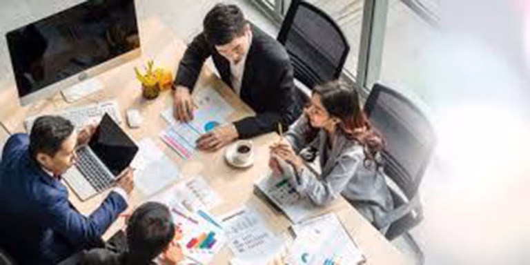 Top 7 IT Challenges Faced by SMEs in the UAE — And How to Solve Them